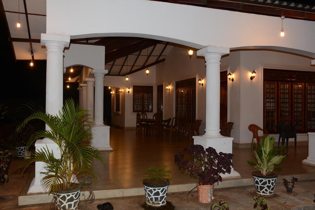 Hotel First House Mihintale Zewnętrze zdjęcie