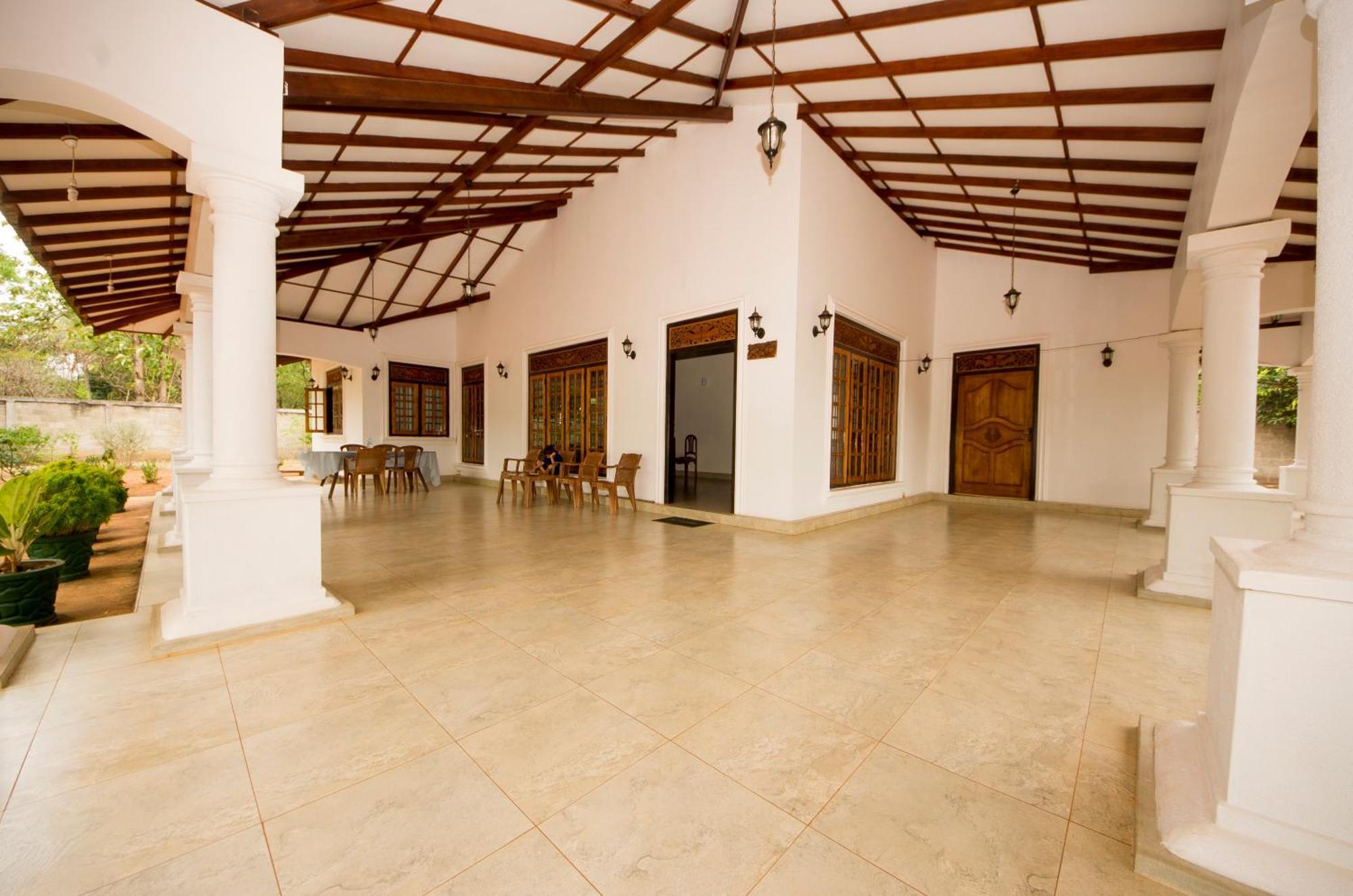 Hotel First House Mihintale Zewnętrze zdjęcie